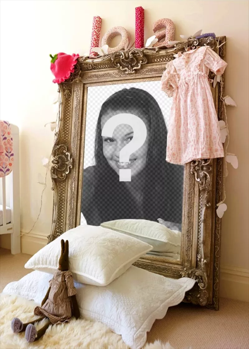 Photomontage avec la réflexion sur un miroir dans la chambre dune jeune fille. ..