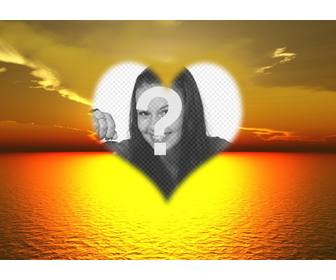 montage photo dans lequel vous pouvez mettre une photo dquotun beau coucher soleil fond mer dans un cadre forme coeur