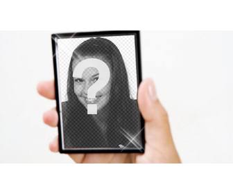 creer un photomontage avec des reflets lumiere miroir tendu par une main et ajouter une image sur elle