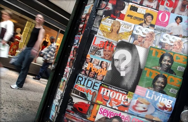 Photomontage dun magazine dans un kiosque de mettre votre photo sur la couverture de lun..