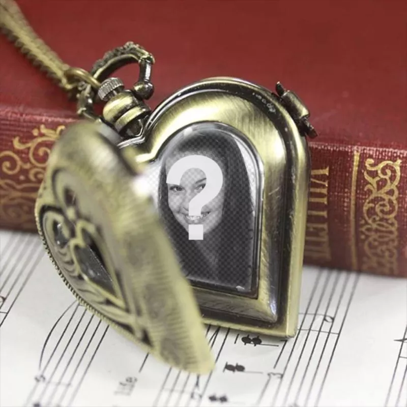 Photomontage avec un coeur de montre de poche en forme pour mettre une photo de votre partenaire à..