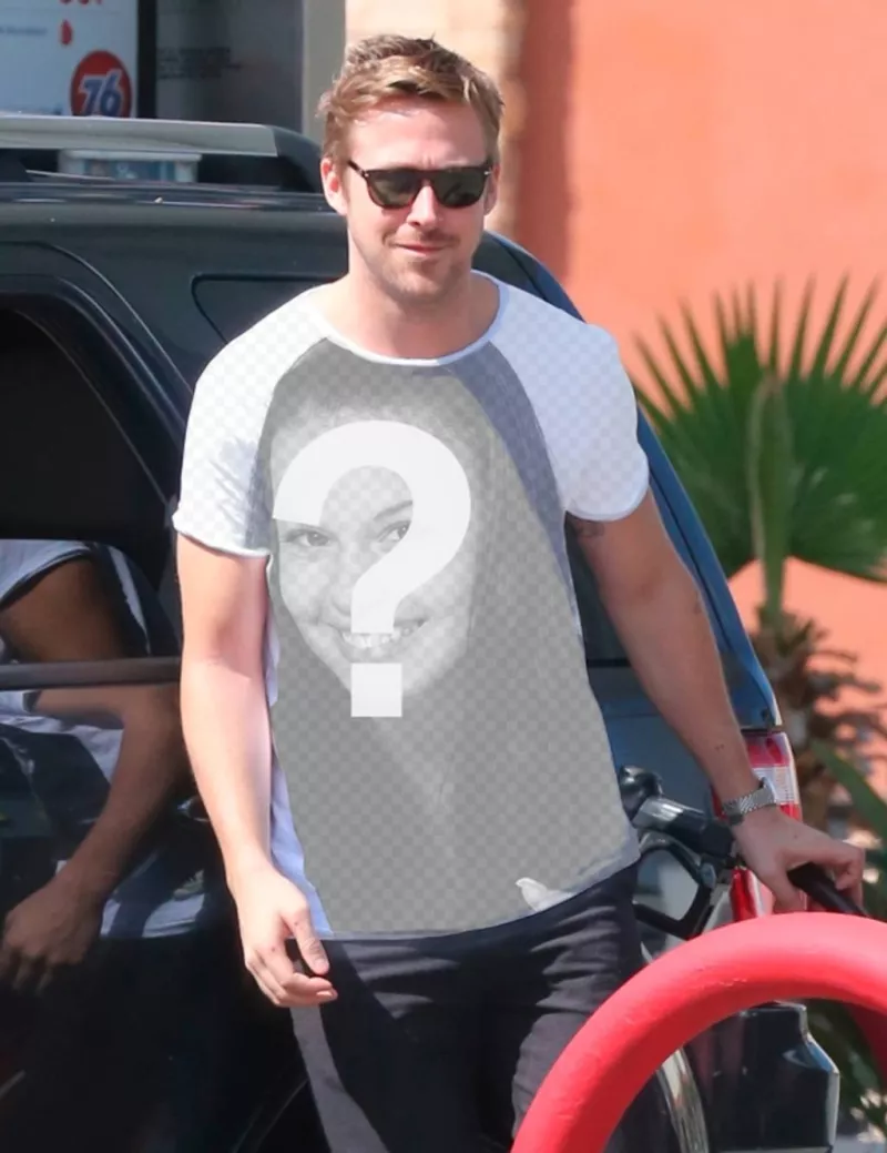 Placez votre photo sur le T-shirt de Ryan Gosling. ..