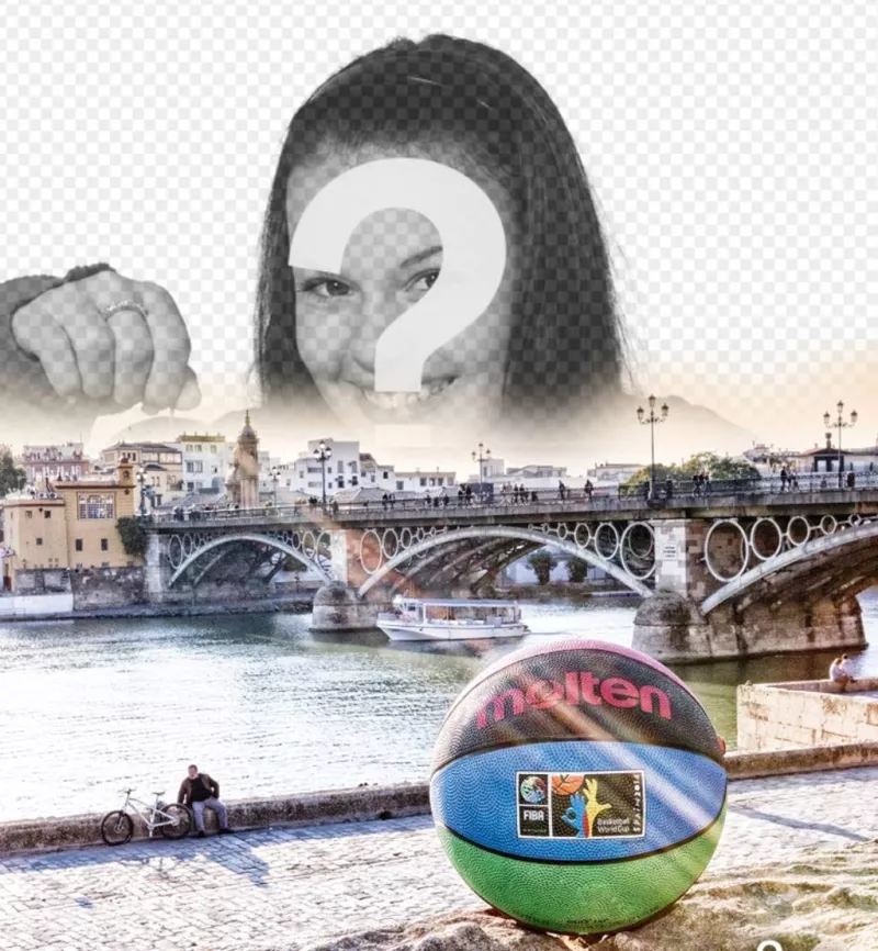 Photomontage avec un ballon de basket à Séville. ..