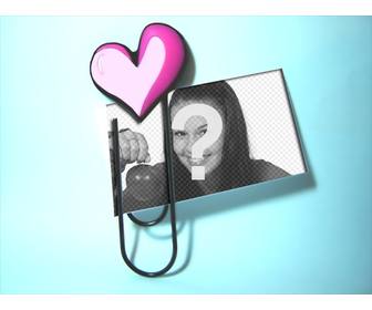 creez votre amour carte postale personnalisee avec ce simple cadre dans lequel un clip avec un cœur joint une photo votre choix sur un fond bleu clair