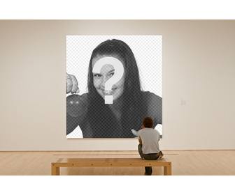 photomontage peinture dans un musee avec cet effet photo observe par un visiteur solitaire