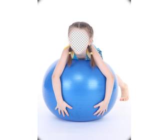 photomontages ligne dune jeune fille avec des tresses sur une boule bleue