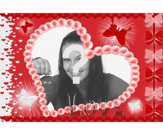 carte postale pour saint valentin forme coeur fond rouge papillons et le mot love