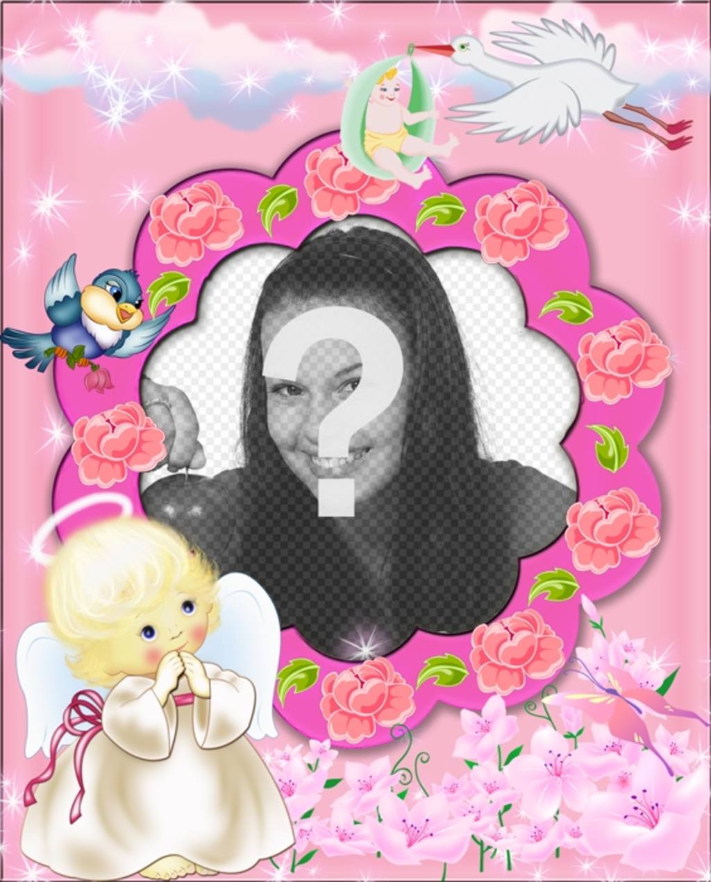 Cadre photo fond rose avec des nuages ​​et des étoiles qui brillent sur vous insérez une image. Ils semblent un petit ange avec un halo avec vos mains en position de..