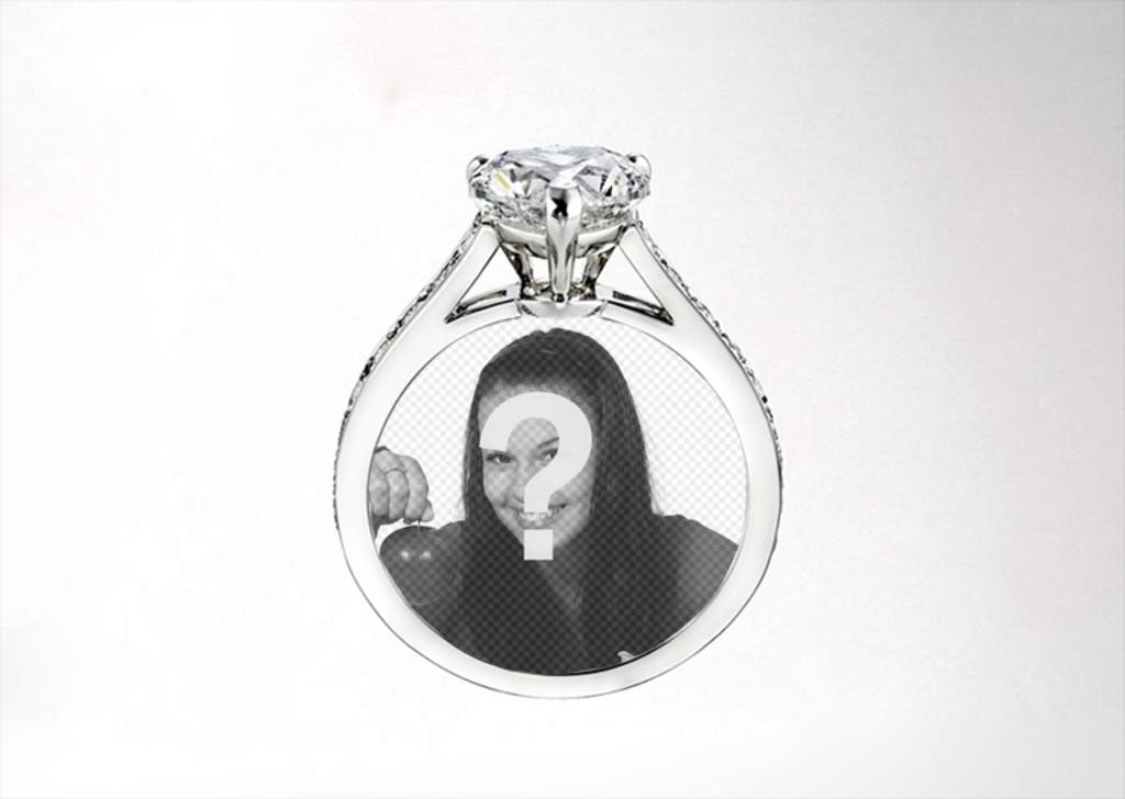 Mettez une photo de votre fille ou garçon dans un anneau de diamant Cartier, photomontage..